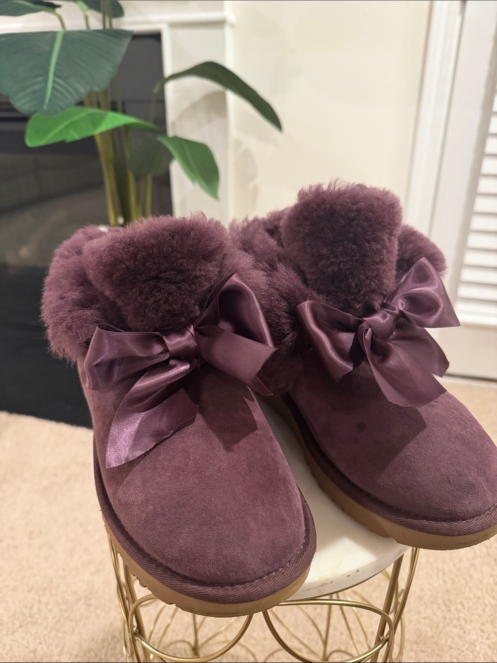 UGG Women's Ribbon Shearling Slippers - Wine